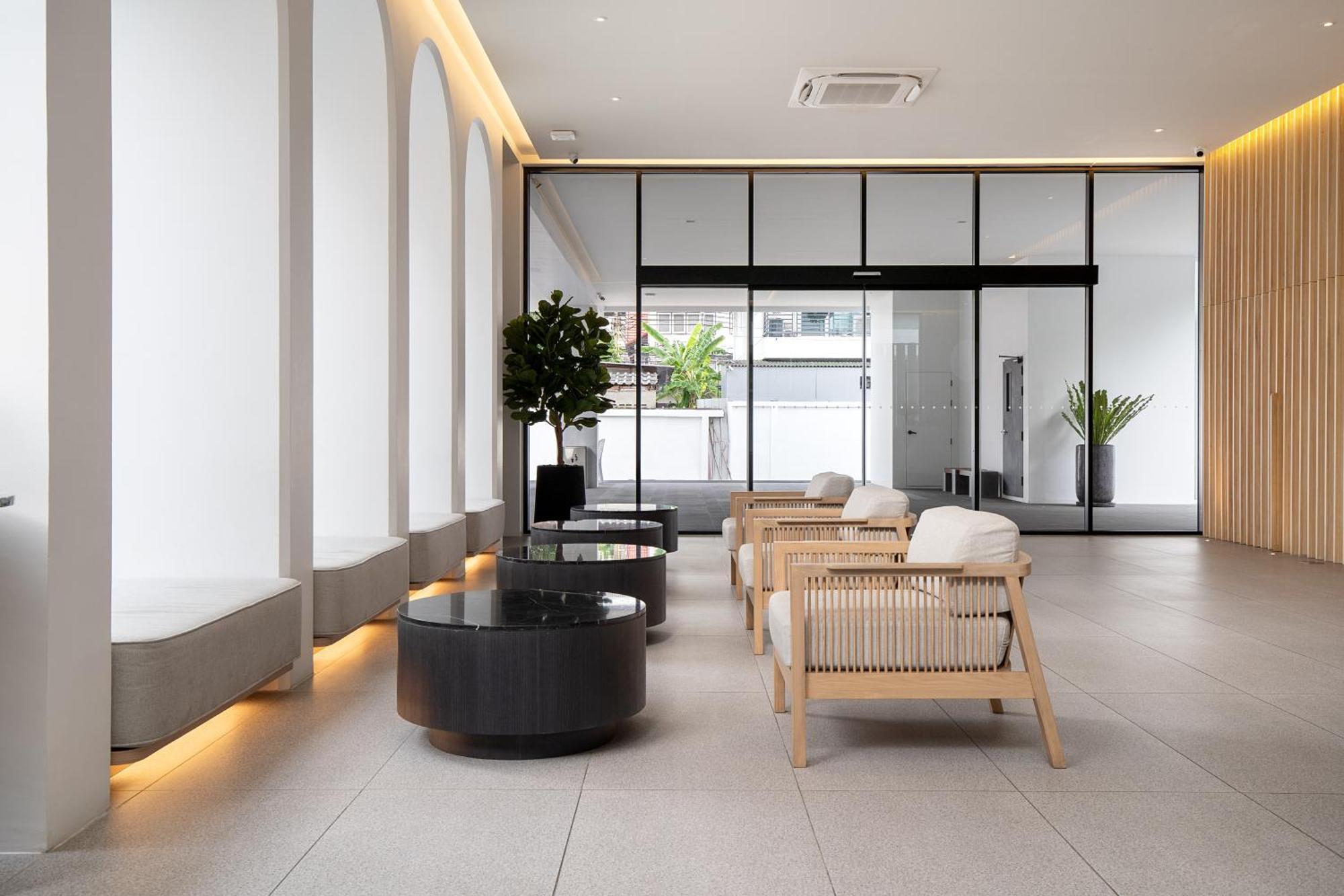 Saan Hotel Sathorn Bangkok Bagian luar foto