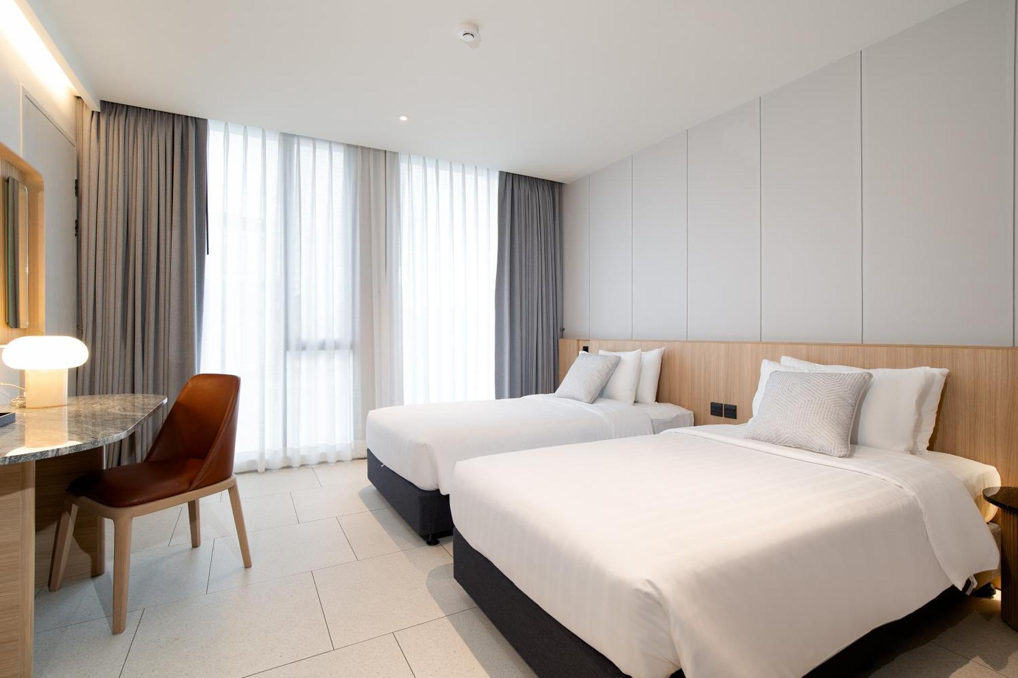 Saan Hotel Sathorn Bangkok Bagian luar foto