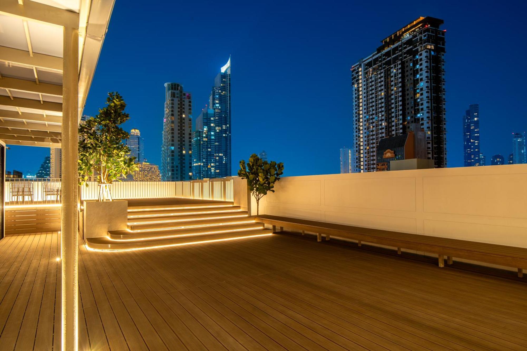 Saan Hotel Sathorn Bangkok Bagian luar foto